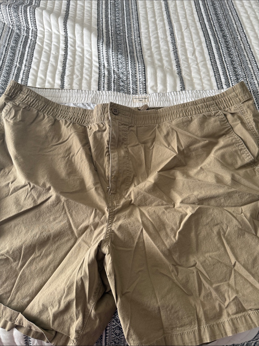 Dockers Men's Tan Elastic Waist Chino Shorts